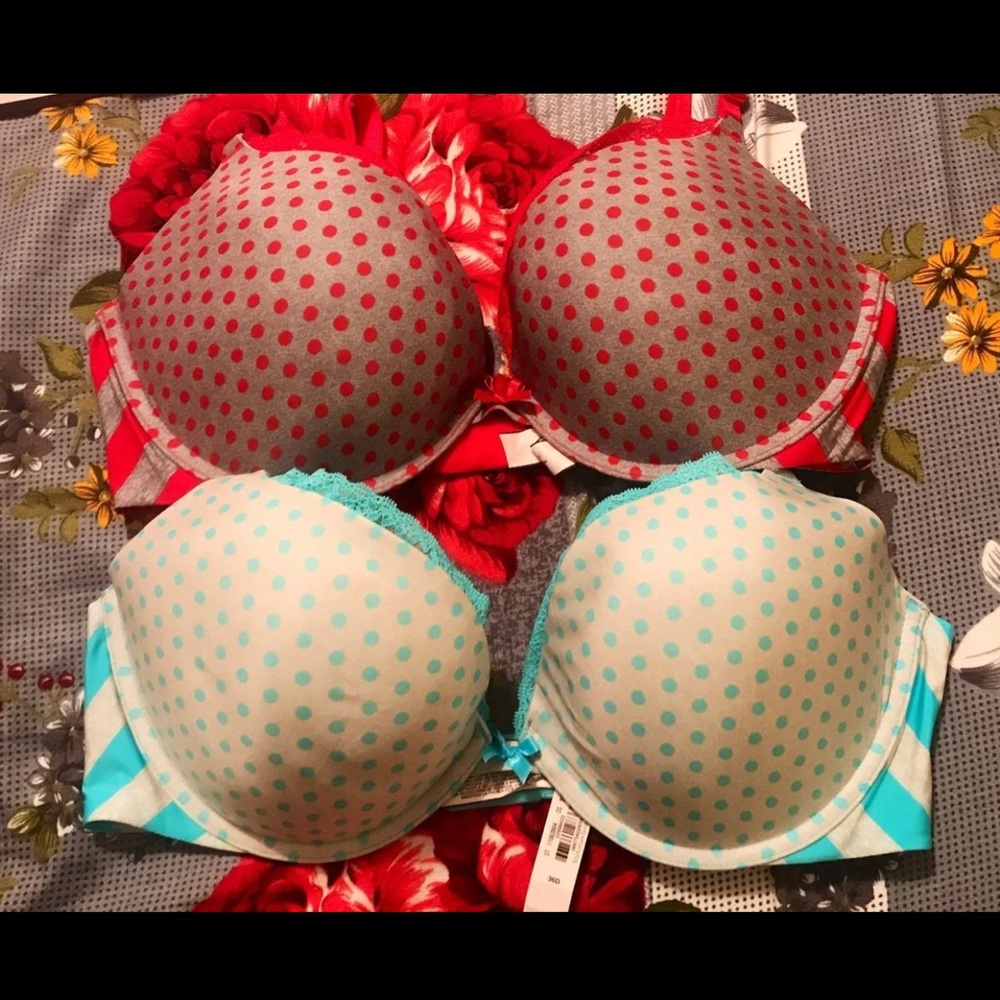 NWT vs push up bras